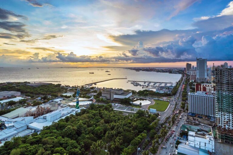 Breeze-Residences-Roof-Top-Manila-Bay-View